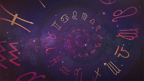 Spirale mit Sternzeichen-Symbolen - Foto: lidiia / AdobeStock