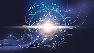 Sternzeichenkreis mit einem strahlenden Licht in der Mitte und blauen Wellen - Foto: BillionPhotos.com / AdobeStock