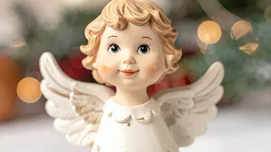 Ein kleiner Weihnachtsengel - Foto: AdobeFirefly (generiert mit KI)