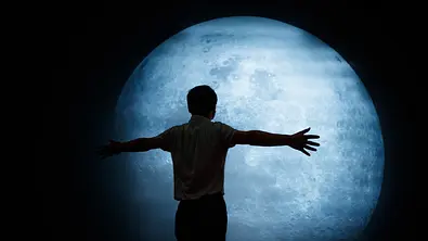 Das Horoskop für den Fische-Vollmond am 31.08.2023 für alle Sternzeichen - Foto: 00one/iStock