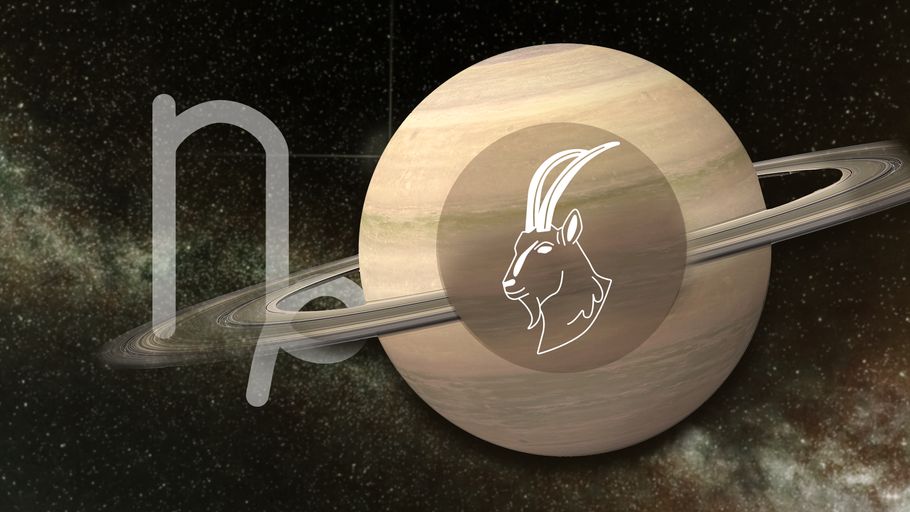 Sternzeichen Steinbock vor seinem Herrscherplanet dem Saturn und seinem Sternzeichen-Symbol vor einem galaktischen Hintergrund.