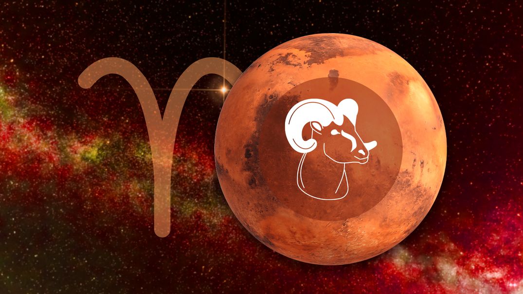 Sternzeichen Widder vor seinem Herrscherplanet dem Mars und seinem Sternzeichen-Symbol vor einem galaktischen Hintergrund - Foto: Astrowoche.de (Dominica Zaborowski) & iStock (Nick_Pandevonium / CHIARI_VFX)