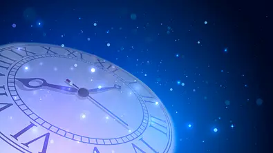 Glücklich und zufrieden leben mithilfe der Astro-Uhr - Foto: Lidiia Moor/iStock