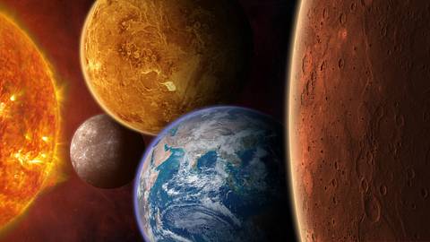 Mars, Erde, Venus, Merkur und Sonne - Foto: buradaki / iStock