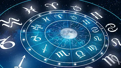 Diese 3 Sternzeichen erleben mit dem Krebs-Mond ab dem 8.6.2024 ein Wochenende voller Harmonie - Foto: Peach_iStock / iStock