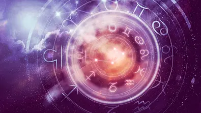Diese 3 Sternzeichen haben dank Mond und Jupiter ab dem 25. Mai 2024 das beste Wochenende  - Foto: nevarpp / iStock