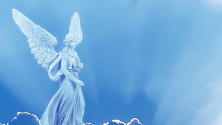 Engel auf einer Wolke - Foto: iStock/mbolina