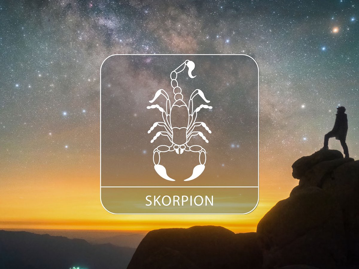 Abbildung vom Sternzeichen Skorpion vor einem Sonnenaufgang mit Felsen und Bergsteiger.