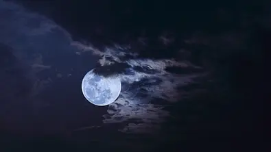 Ihr tägliches Mond-Mantra für die Woche vom 20. bis 26. November 2023 - Foto: snvv/iStock