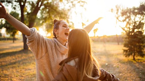 Das schönste Merkur-Geschenk: Ab jetzt beginnen die Tage der Versöhnung - Foto: iStock/urbazon