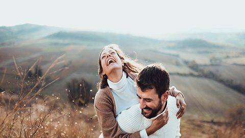 Gefahr durch Mars und Saturn: So schützen Sie jetzt Ihre Liebe! - Foto: Artikelbild und Social Media: skynesheri/iStock und Astrowoche.de