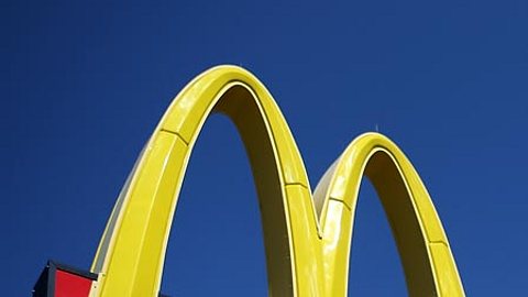 Nach Kündigung: McDonalds-Mitarbeiter rastet aus!