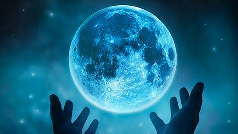 Horoskop des blauen Mondes: Mond-Überraschung im Doppelpack! - Foto: iStock/ipopba