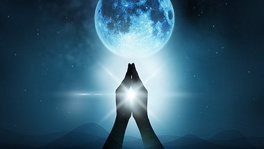 Das Mond-Mantra vom 21. Februar bis zum 27. Februar 2022 - Foto: ipopba / iStock