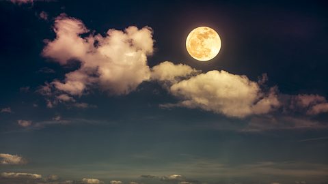 Ihr magisches Mond-Mantra der Woche vom 29. Mai bis 4. Juni 2023 - Foto: kdshutterman(iStock