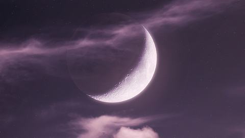 Neumond am Nachthimmel  - Foto: David Atencia/iStock