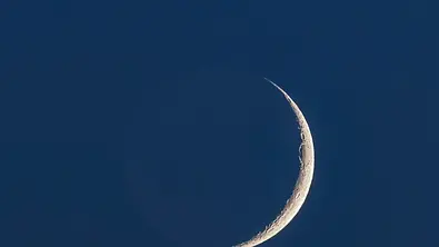 Neumond im Dezember 2022 - Foto: Sjo / iStock