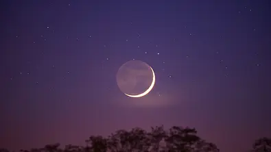 Neumond im Juli 2024: Der Krebs-Neumond aktiviert unsere Selbstheilungskräfte! - Foto: m-gucci/iStock