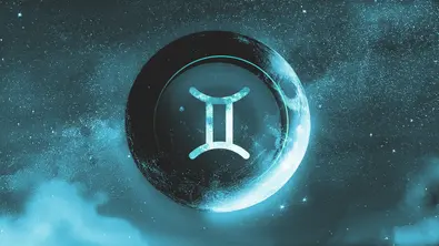 Sternzeichen Symbol Zwillinge vor dem Mond - Foto: Astrowoche.de (Lena Matrosova) & KI (Adobe Firefly)