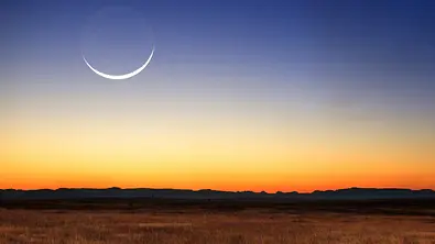 Der Neumond verspricht 3 Sternzeichen Glück - Foto: dennisvdw/iStock