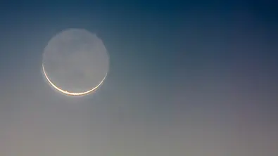 Drei Sternzeichen bereitet der Neumond eine glückliche Zeit - Foto: EvergreenPlanet / iStock