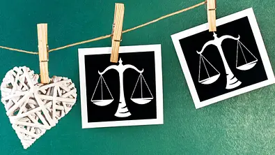 Waage und Waage hört sich erstmal gut an. Ist dies auch in der Realität der Fall? - Foto: Mehmet Hilmi Barcin &cidepix / iStock