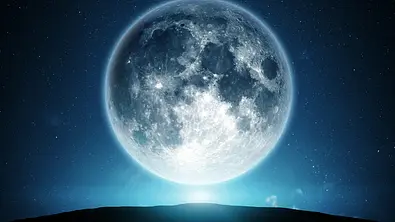Diese 3 Sternzeichen profitieren vom Vollmond - Foto: themacx / iStock