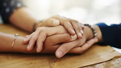 Vertrauens-Kompass der Tierkreiszeichen: Venus lüftet das Geheimnis! - Foto: iStock/PeopleImages