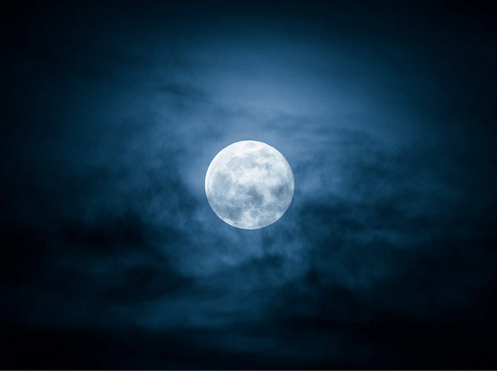 Vollmond im Dezember 2021: Der winterliche Julmond sorgt für Erkenntnisse | Astrowoche