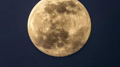 Vollmond im Juli 2022 - Foto: Sjo / iStock