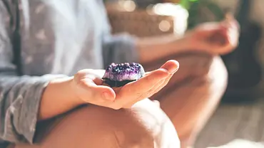 Vollmond-Rituale:5 Wege, die Kräfte des Mondes zu nutzen - Foto: iStock/Polina Panna Vollmond-Rituale:5 Wege, die Kräfte des Mondes zu nutzen - Foto: iStock/Polina Panna