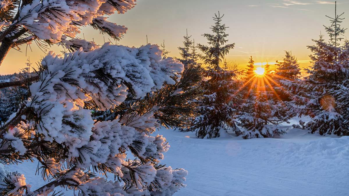 Sonnenuntergang in einer Winterlandschaft